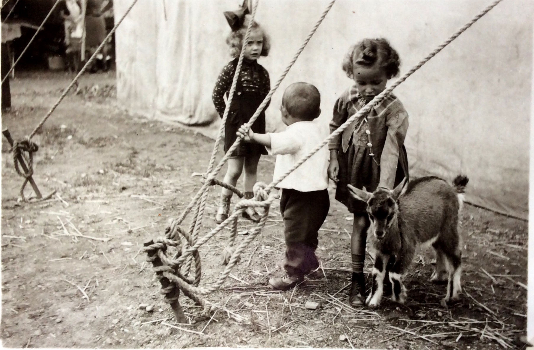 Circus visit, 1942
