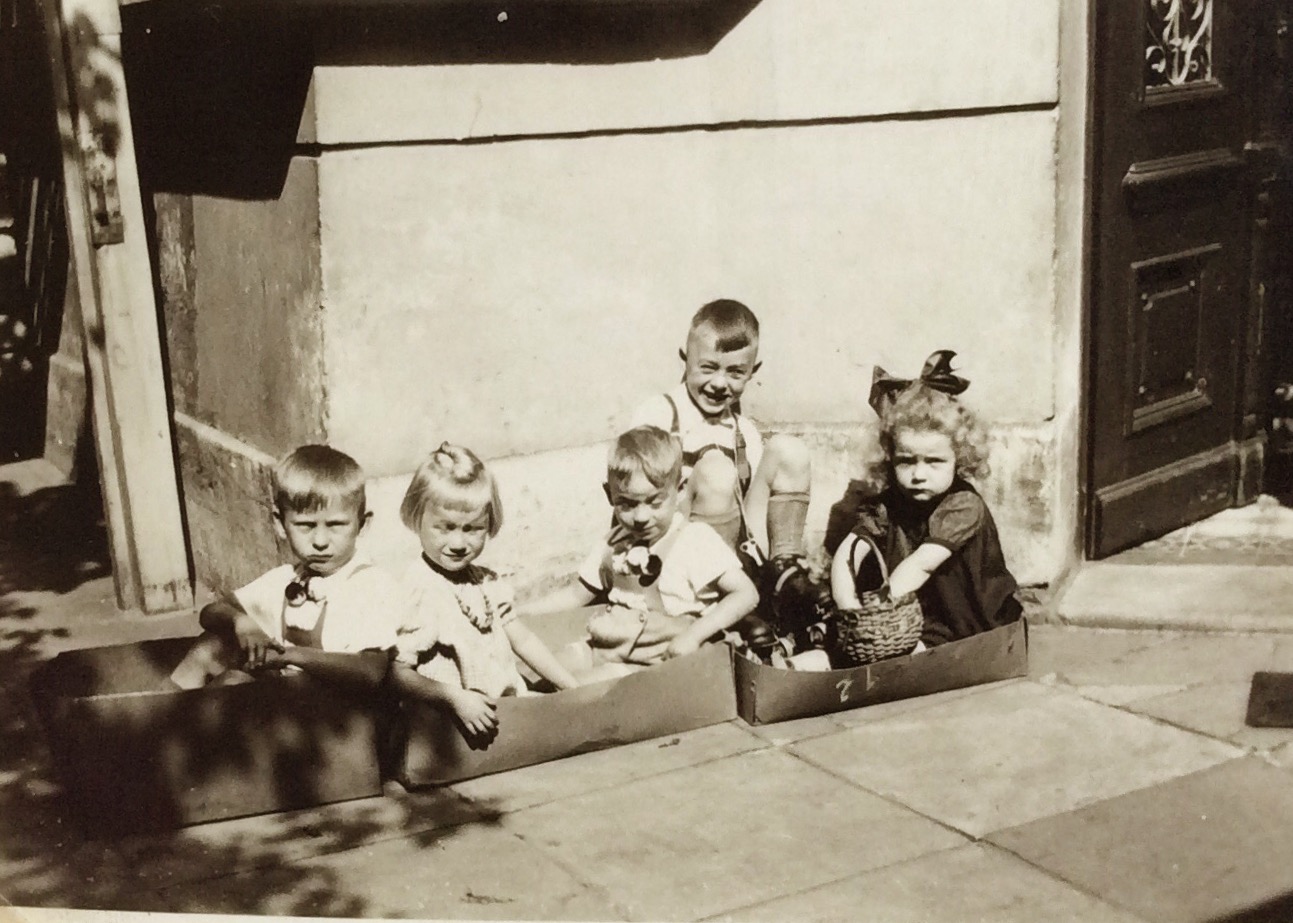 Neighborhoods friends in Braunschweig, 1942