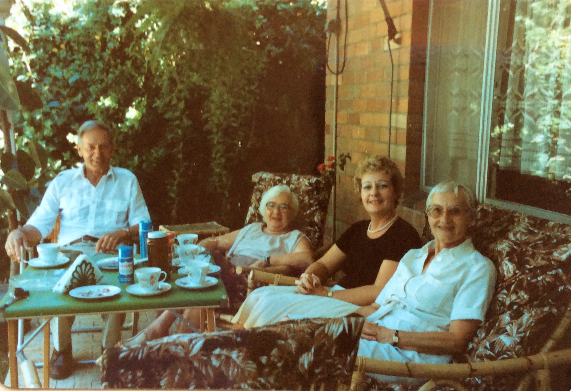 AT WEMBLEY HOUSE WITH MY 2 SETS OF PARENTS....1982