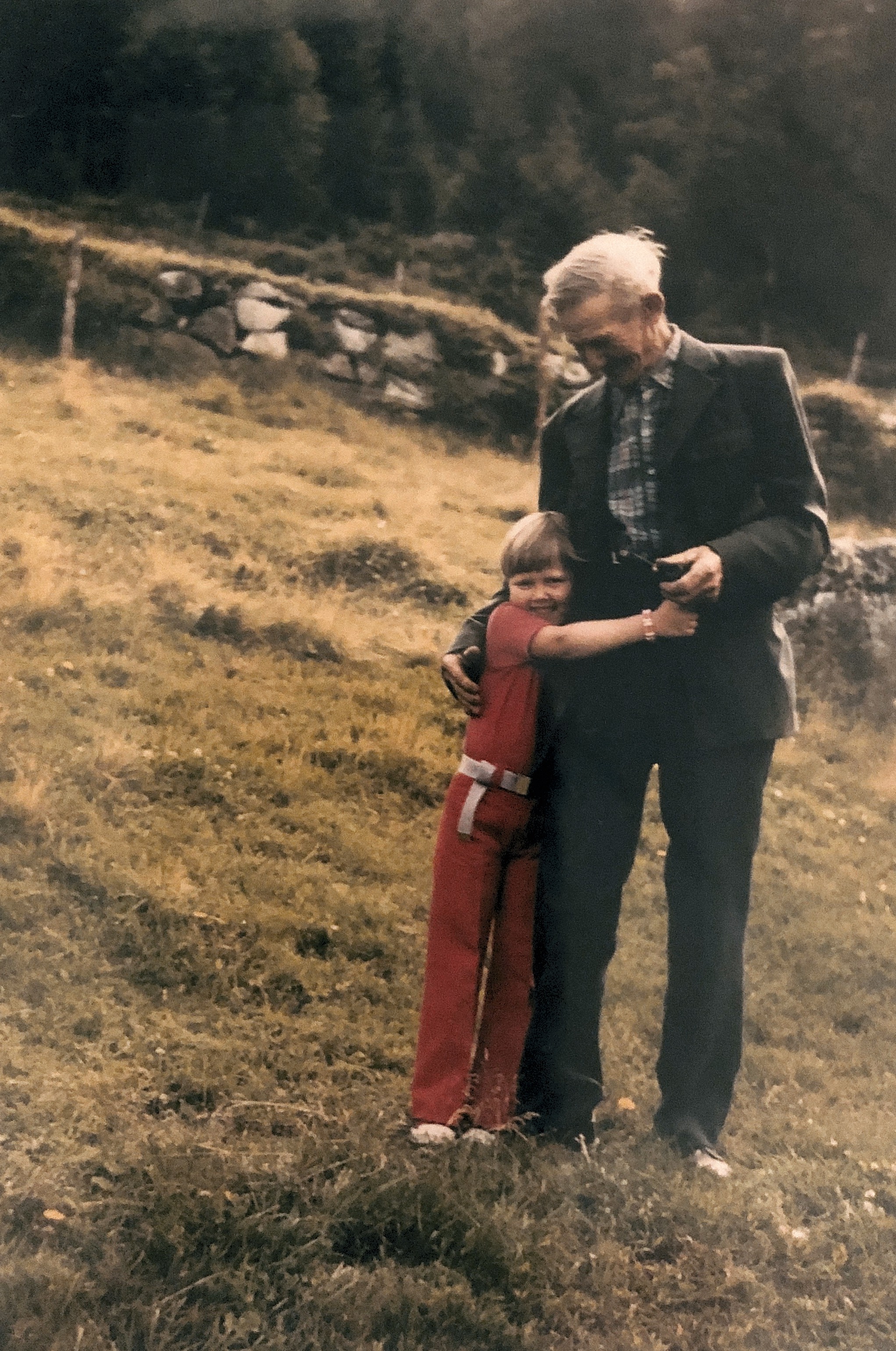 Siste bilde av Solveig og bestefar Aanund. Sommeren 1980