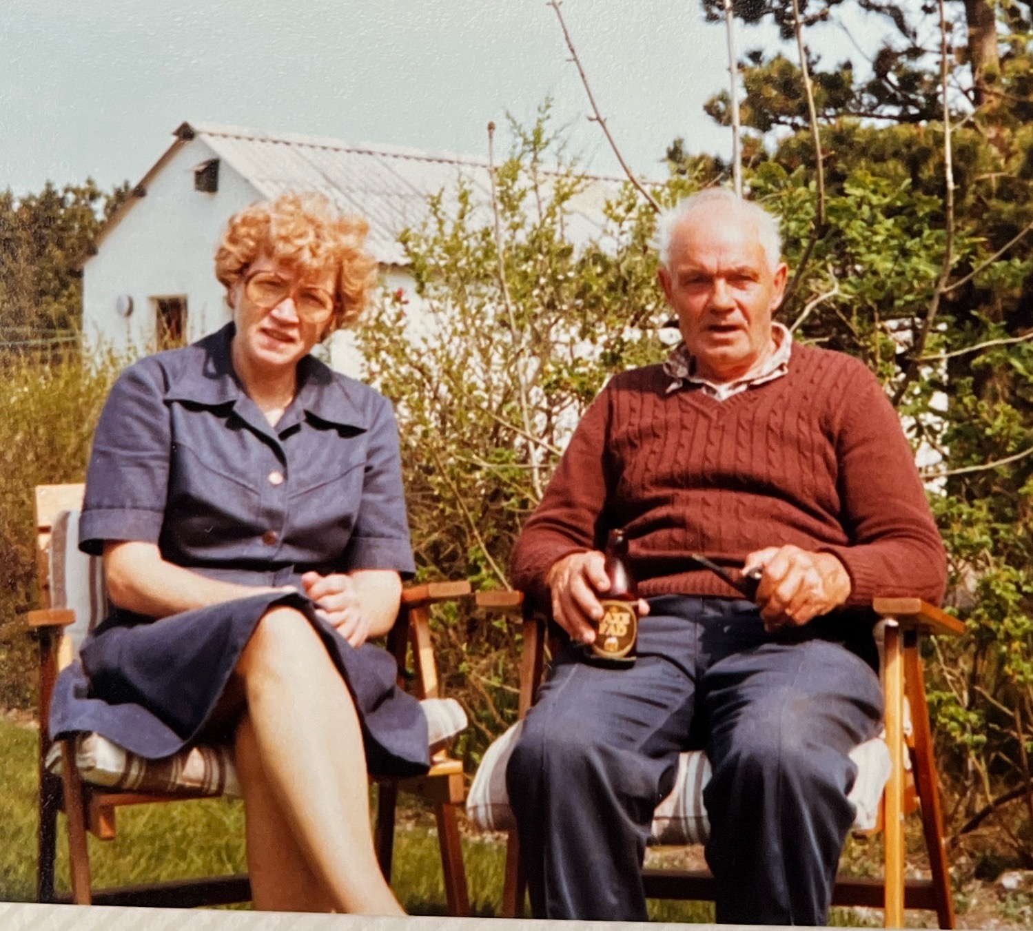 Min mor og far i deres have på Tåbel hede.  I 1970 erne