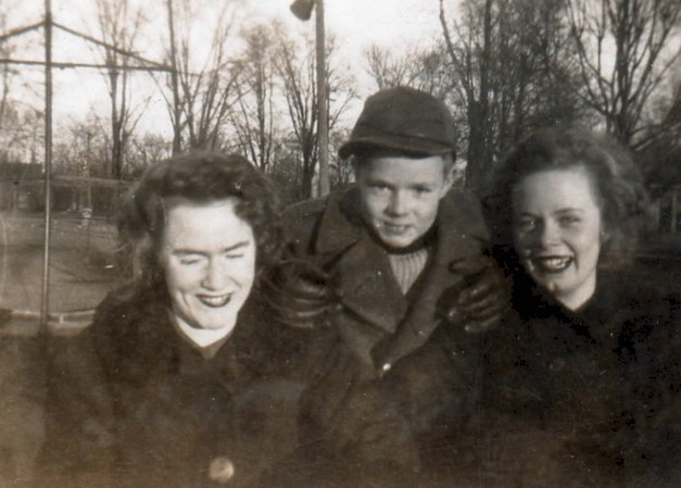 Aunt Agnes, Jack Coburn, Aunt Pauline 1944
