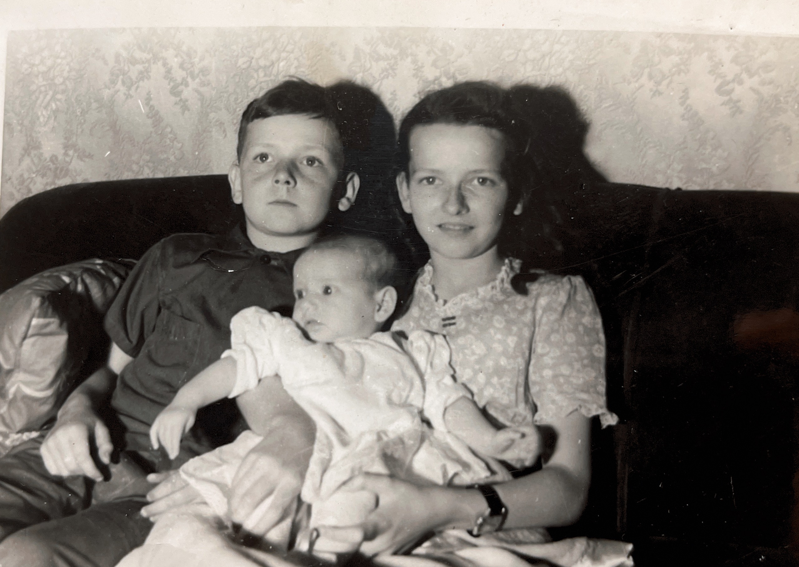 1943-siblings Hammond, IN