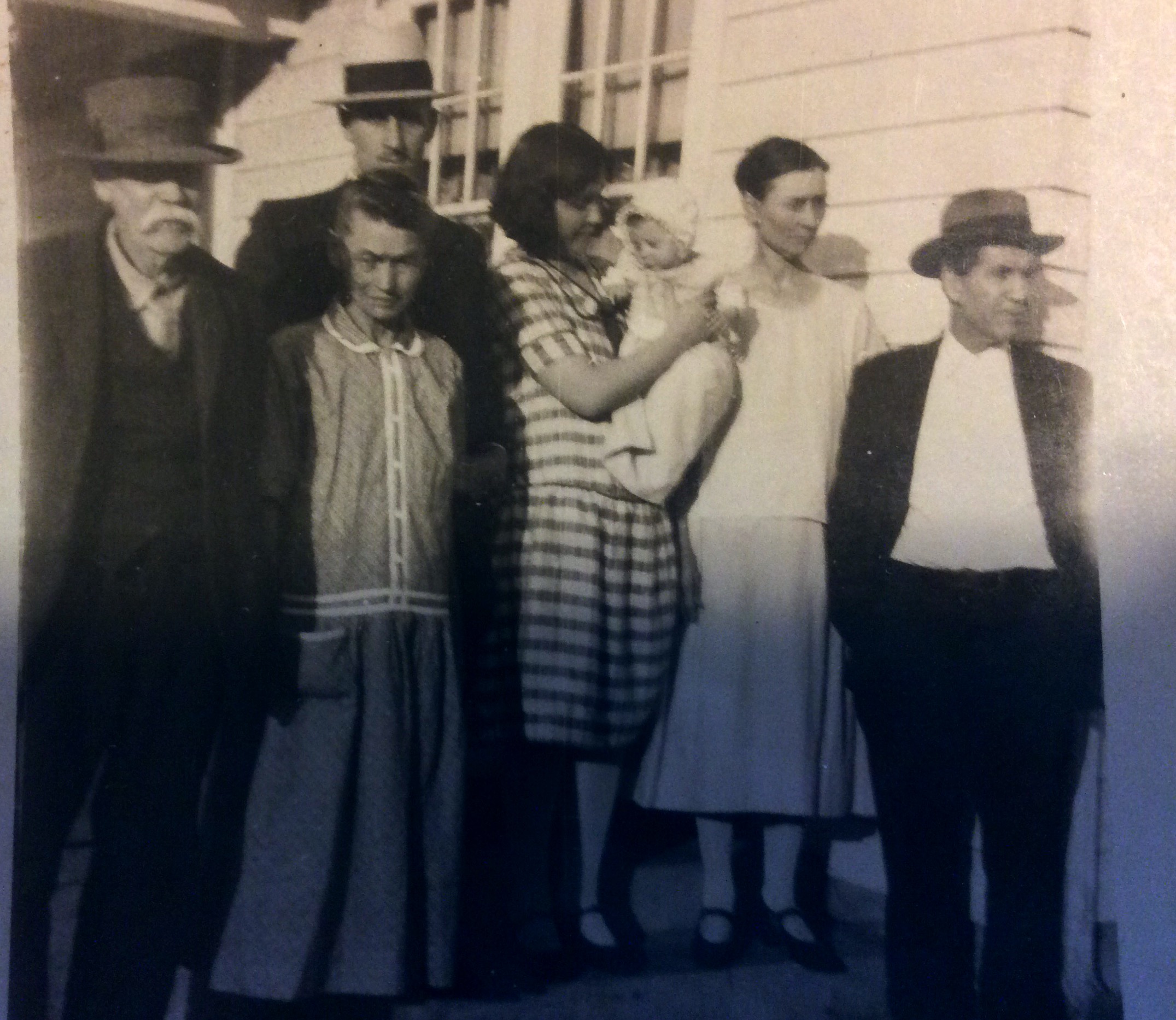 Grandpa and grandma Livingston, Luke Gore, Nellie Gore holding Ruth Gore Cooper, Denia Buford, George Buford. Taken in 1929