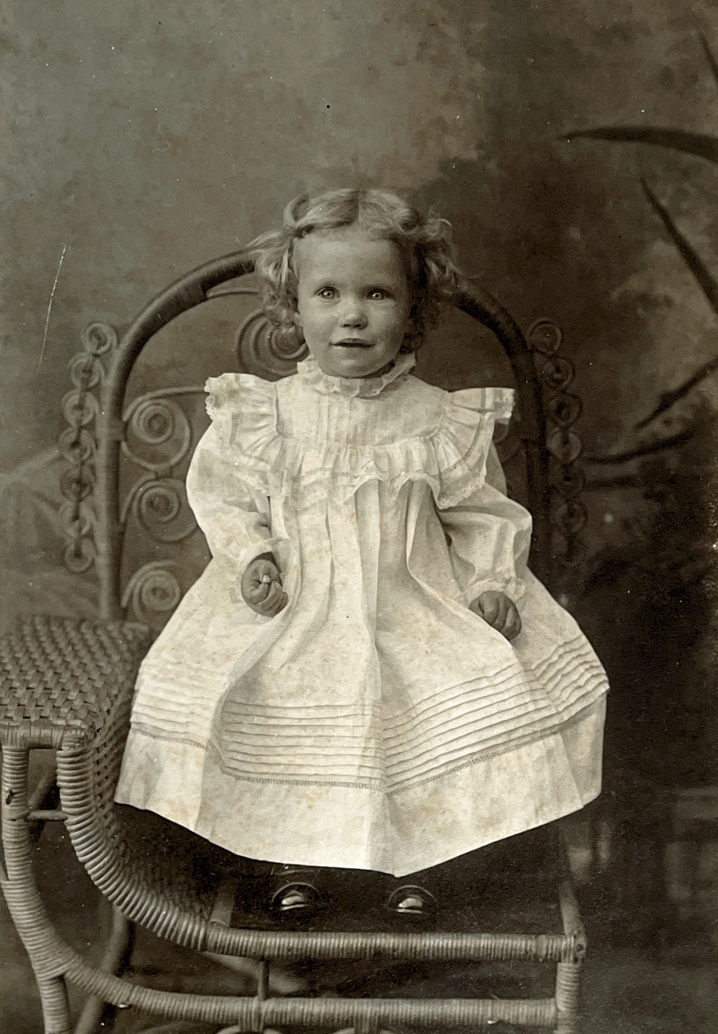 Josephine Klueg at 1 year and 5 months February 1905