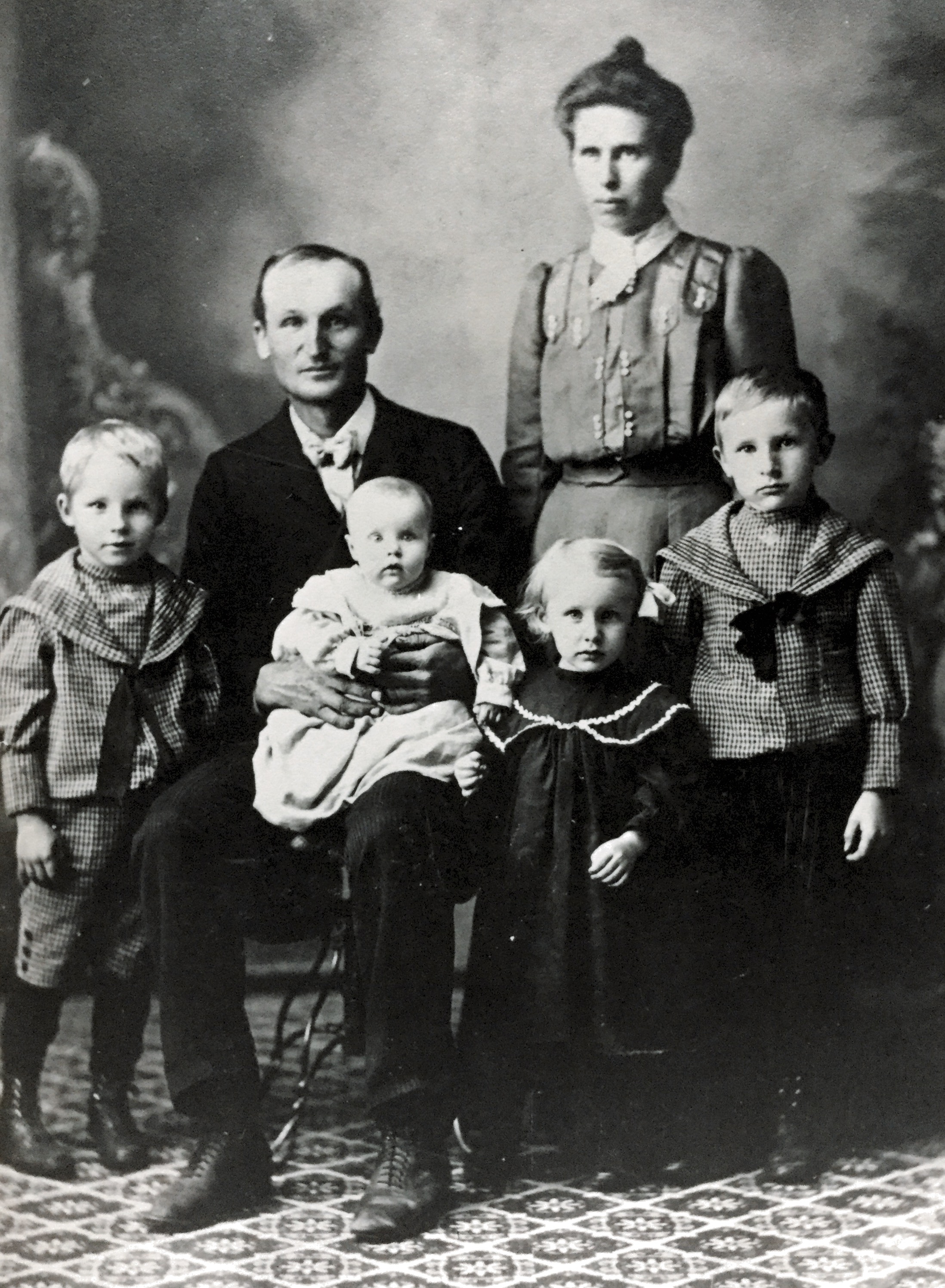 Andrew Heineck Family 1904