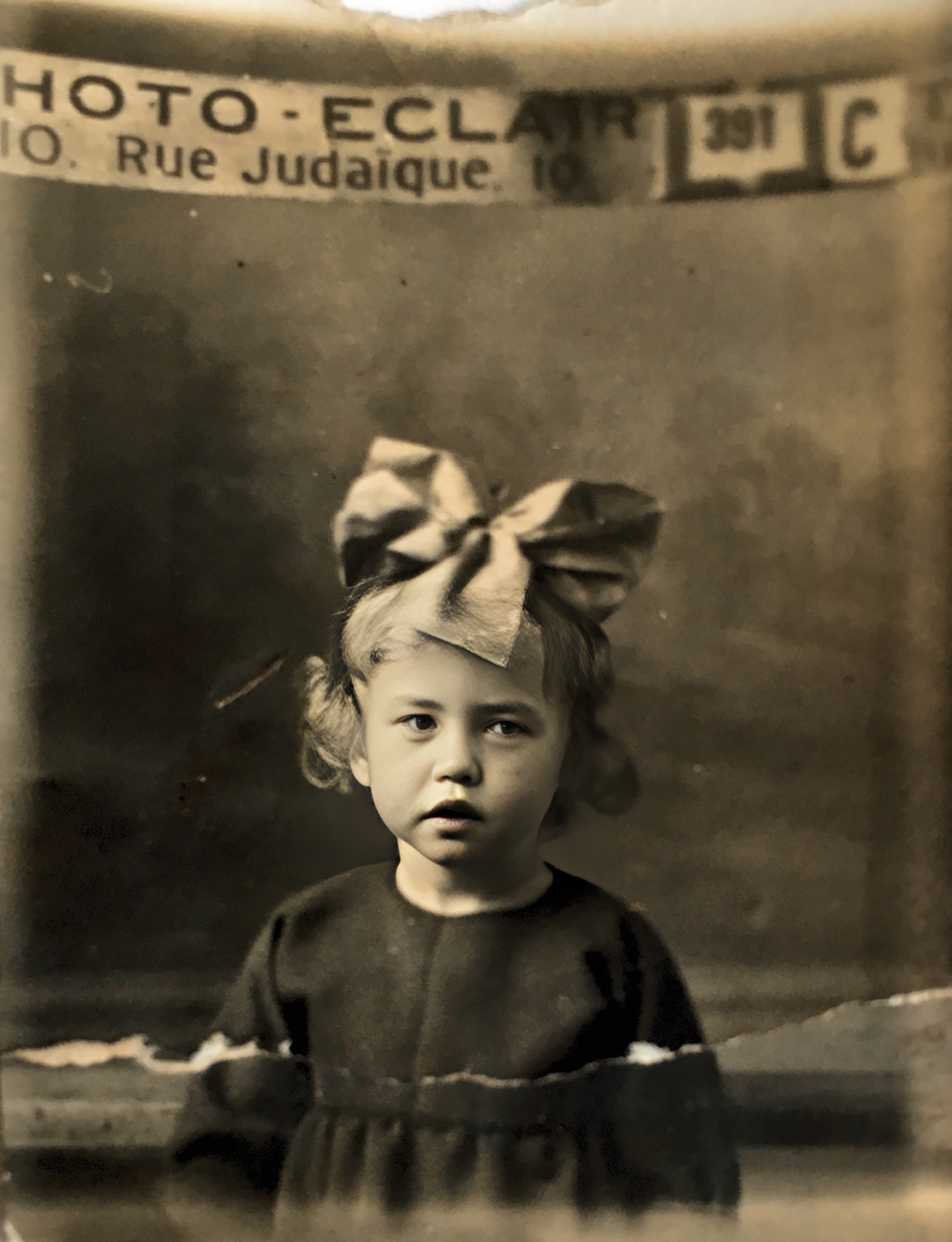 Blanche Boudousse 3 ans , fille d ´ Henriette et Sylvain Boudousse sœur de Suzy 1923 . Bordeaux . France 