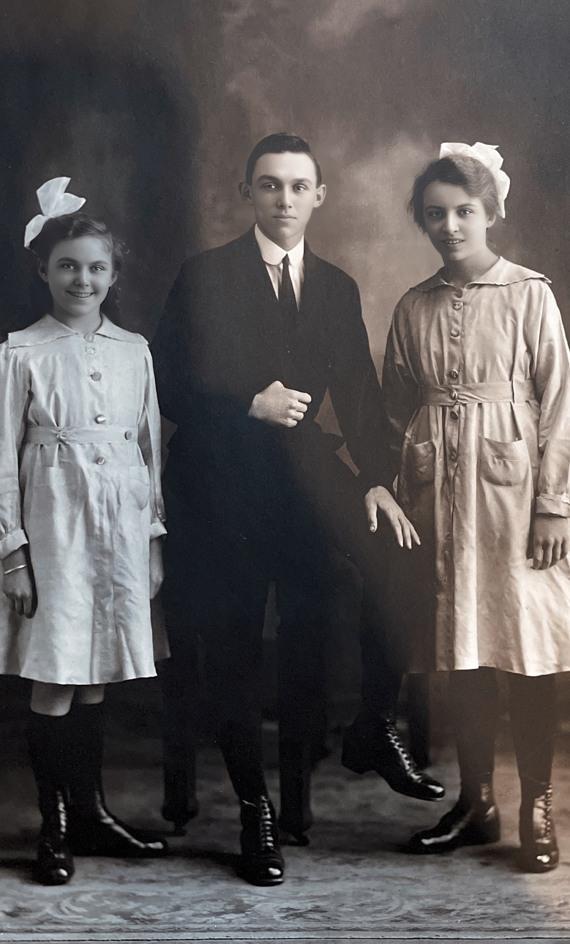Linda, Henry, and Jean Broose. September 1918.