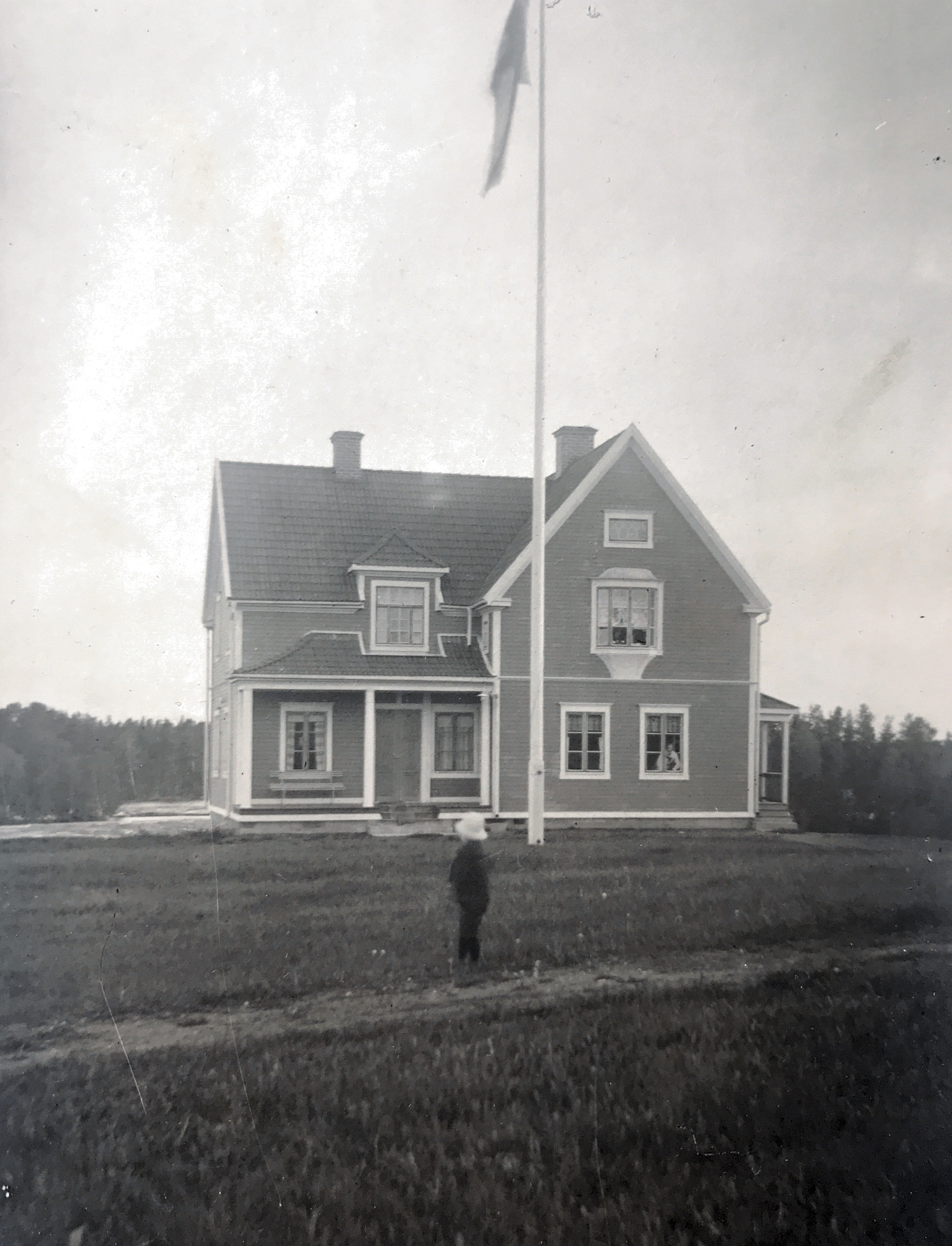 The 1st house my grandfather built after returning to Sweden in 1907. Then in 1920 he built a 2nd house just like it, only bigger, in nearby Krokom village and moved there with his family.