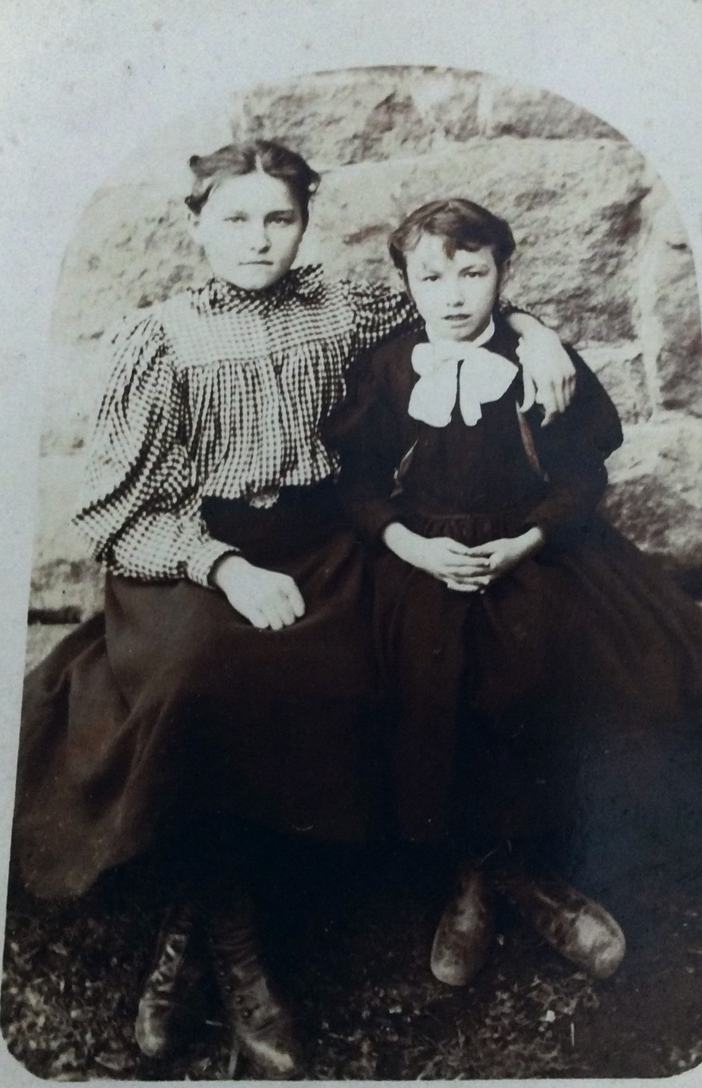 Helen and Anna Kosinsky. Old friends of the Jablecnik family in Palisades Park. I'm not sure of the year. Just guessing 1915. 