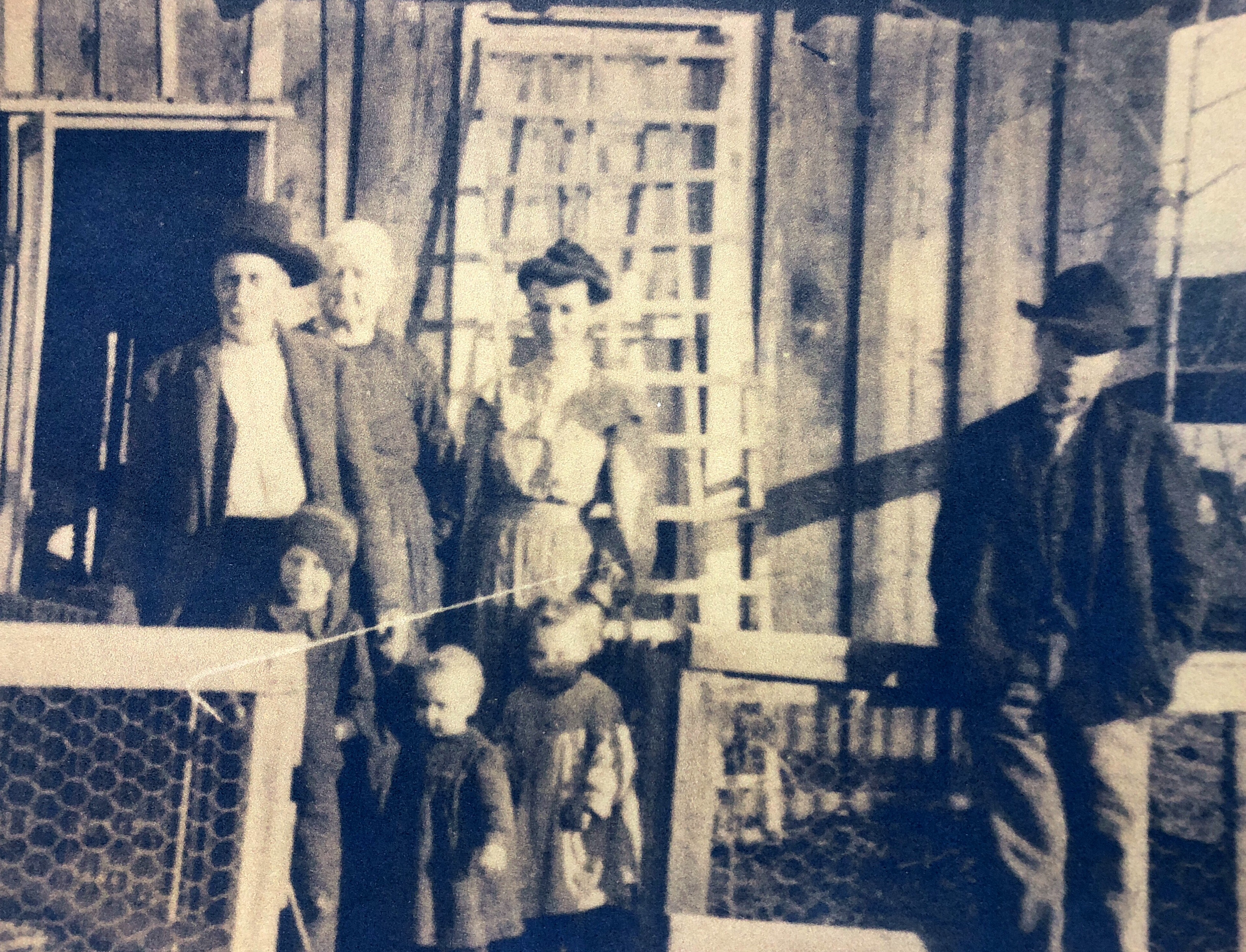 Grandpa Grigsby and family 1908