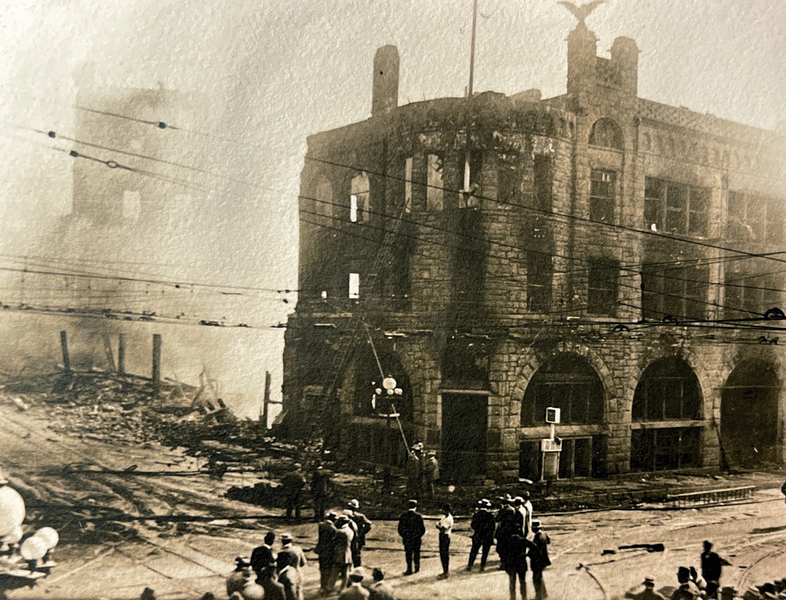 Smoking ruins of the Times Building. Taken October 1st 1910, a few hours after the explosion which caused the loss of so many lives.