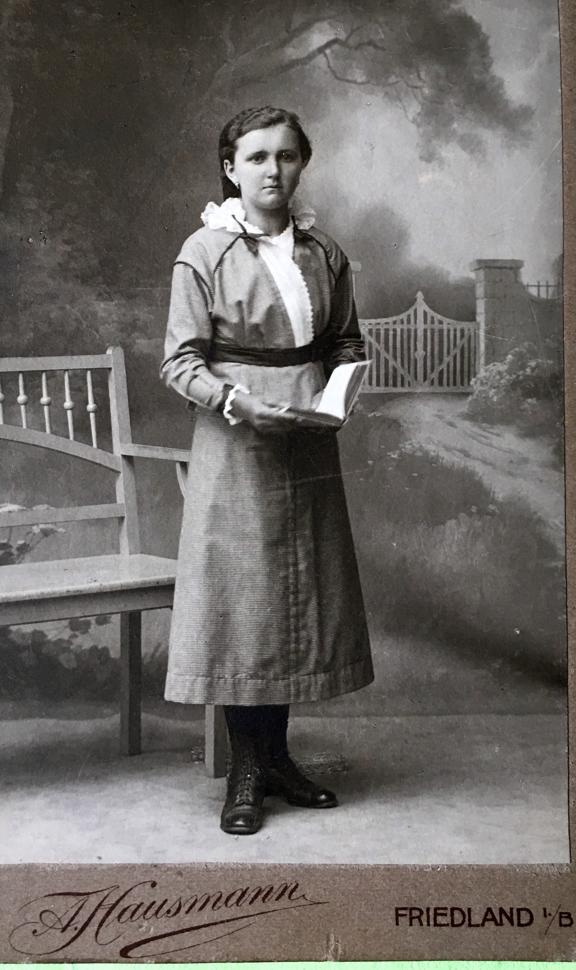 Meine Oma  ca. 1915