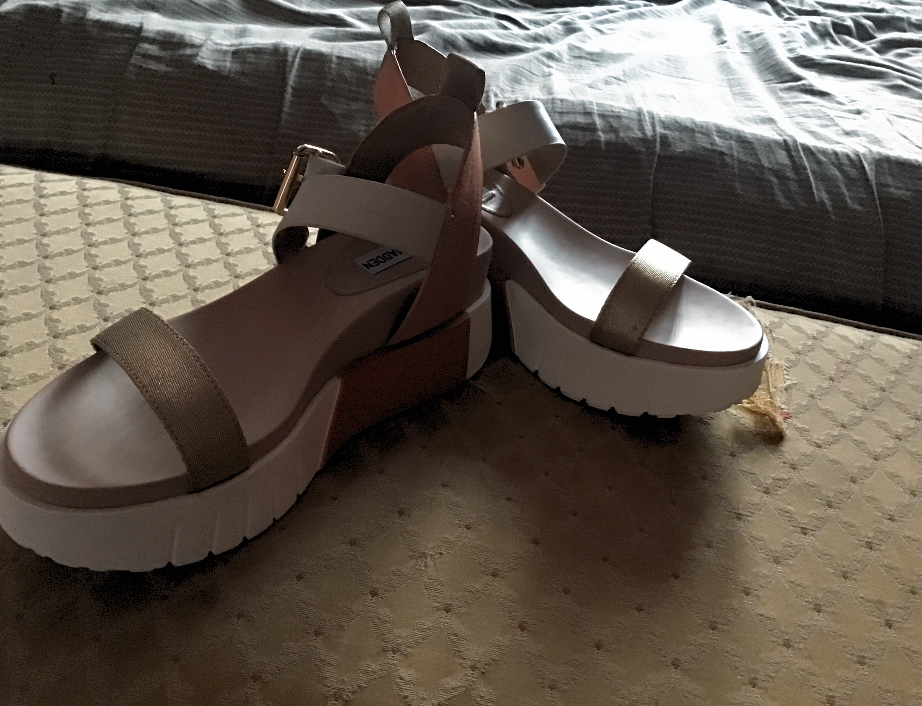 New Sandals! My fav even tho it’s a bit to big- :D Sunday August 14 2022