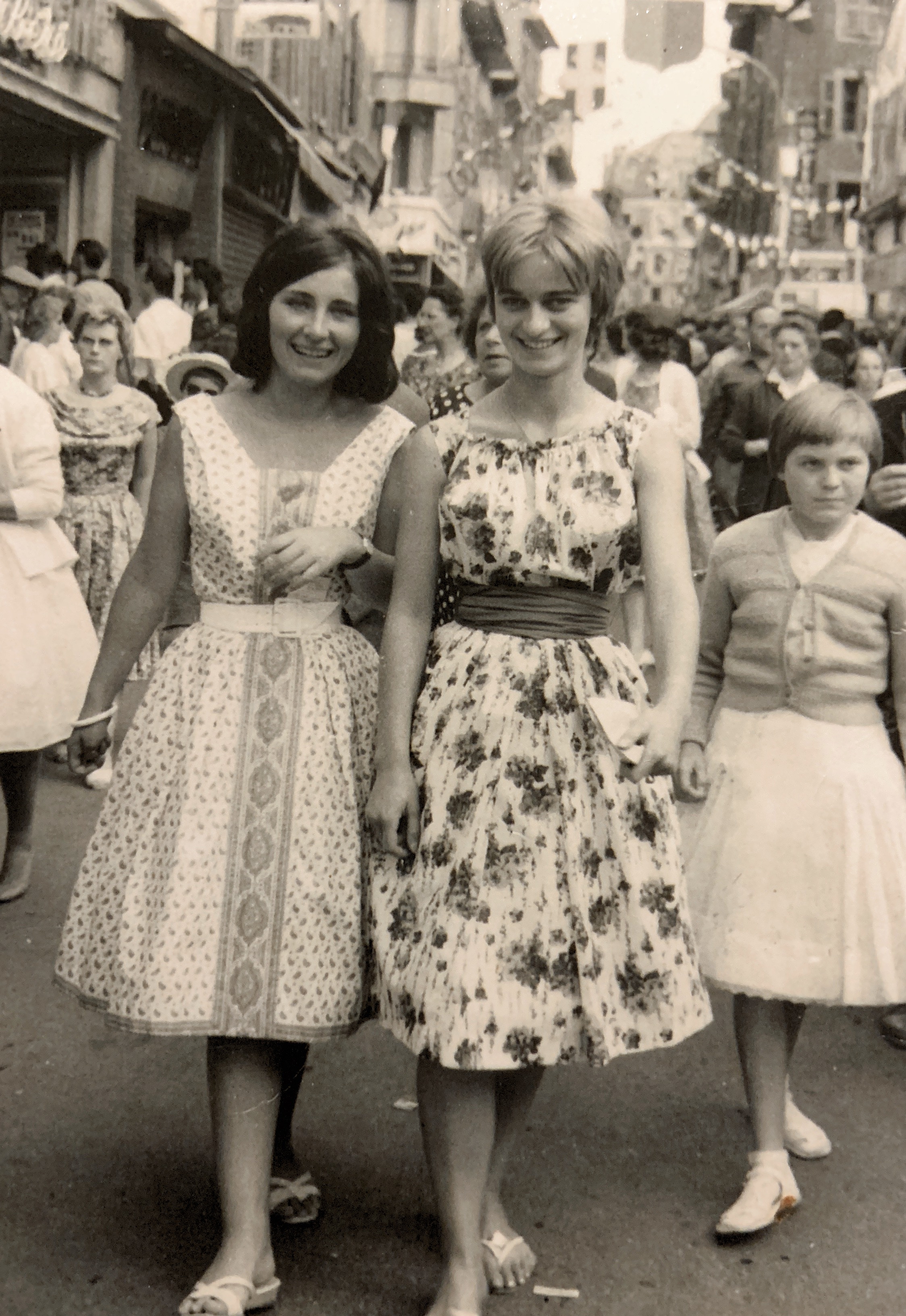 Thonon les Bains approx 1959-1960
Anne Marie Decorzent & Michelle Vernaz 