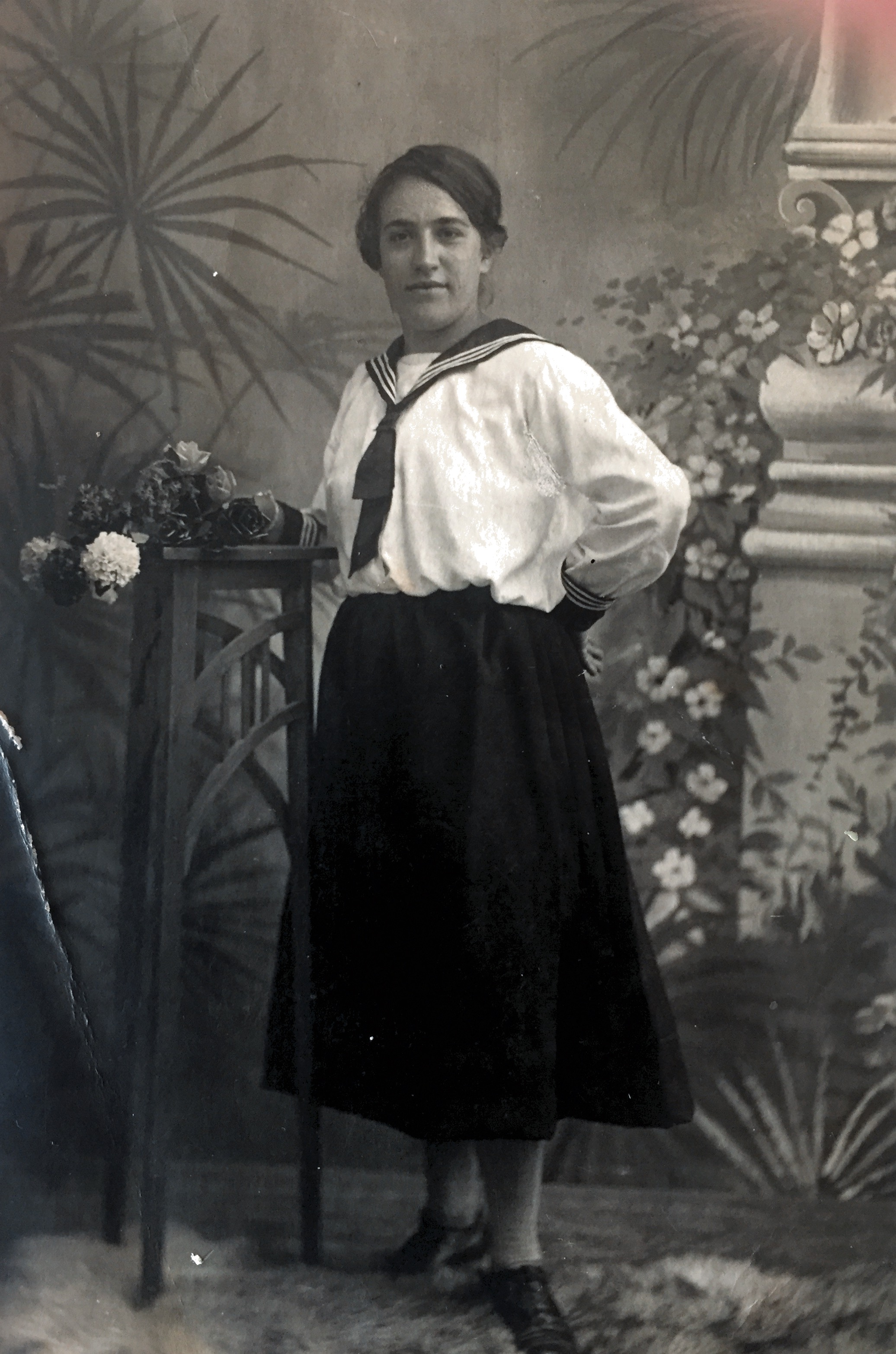 Oma etwa um 1920
