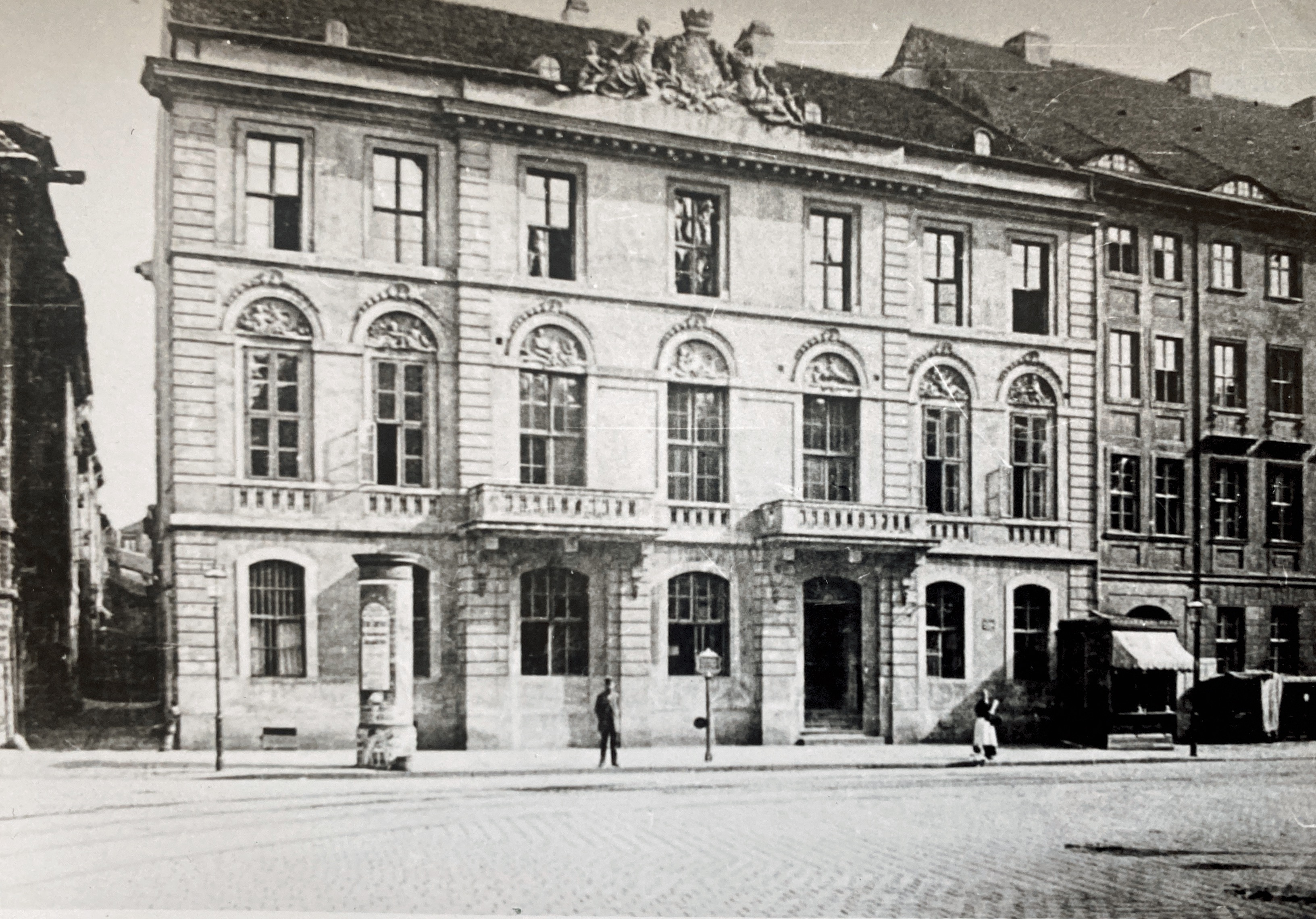 Berlin um 1895, das ehemalige Schwerin Palais am Molkenmarkt, links die Gasse Am Krögel.