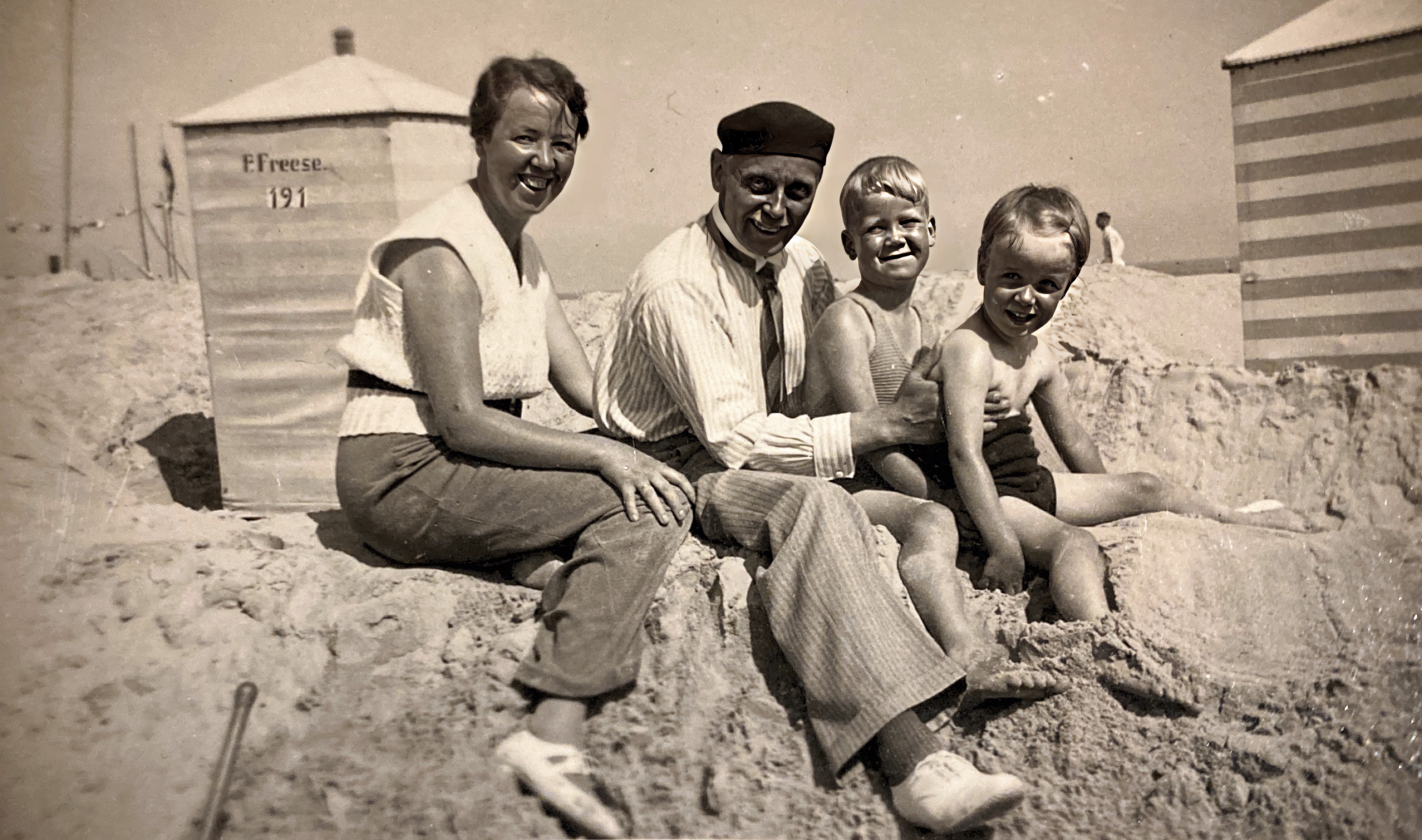 Sommerferien irgendwo an der Nordseeküste ca. 1933/34