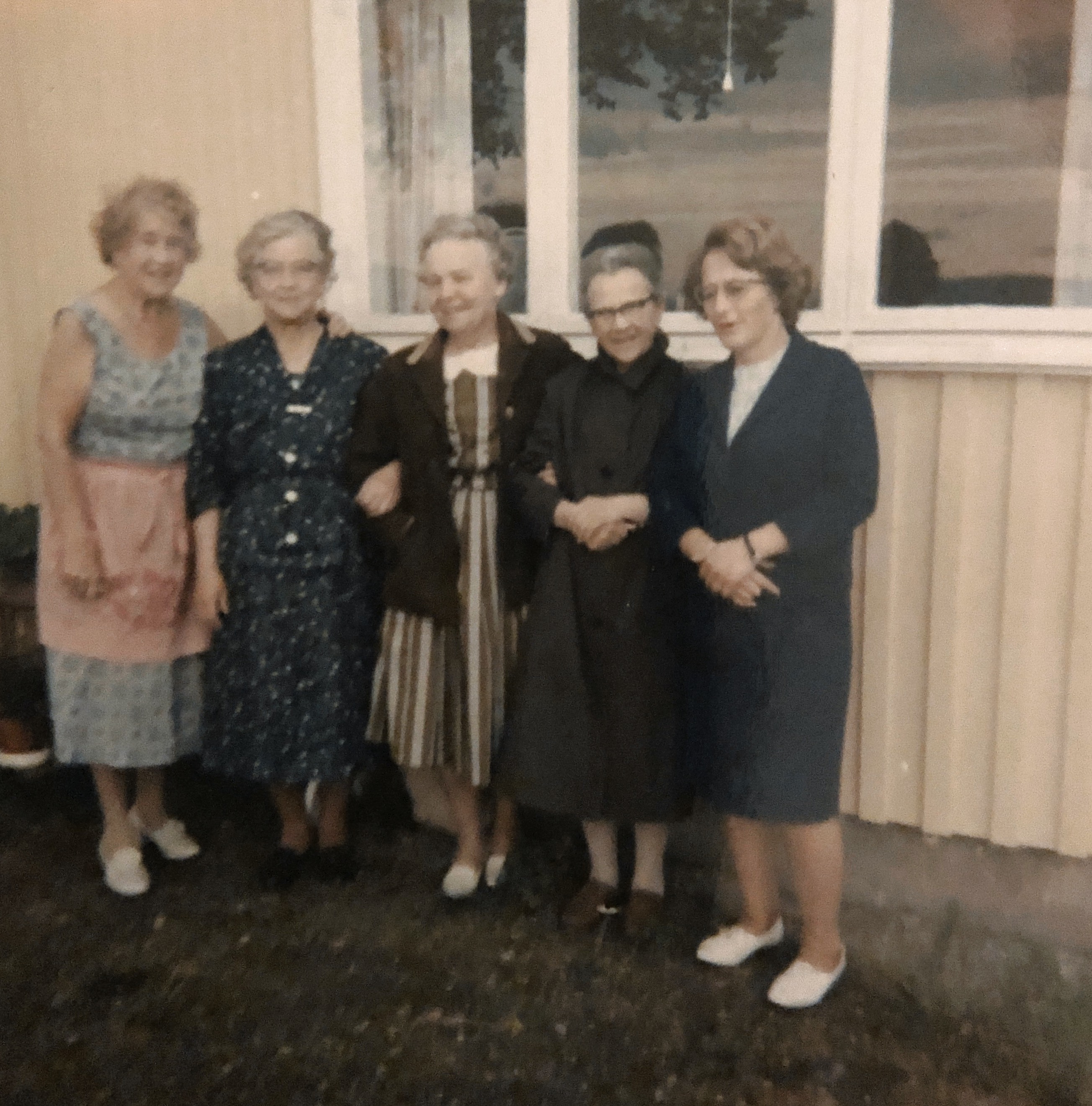 Fra besøket i Orhagan i august 1966.
1. I fra venstre er Flatla
3. I fra venstre er tanta Marie Horgen