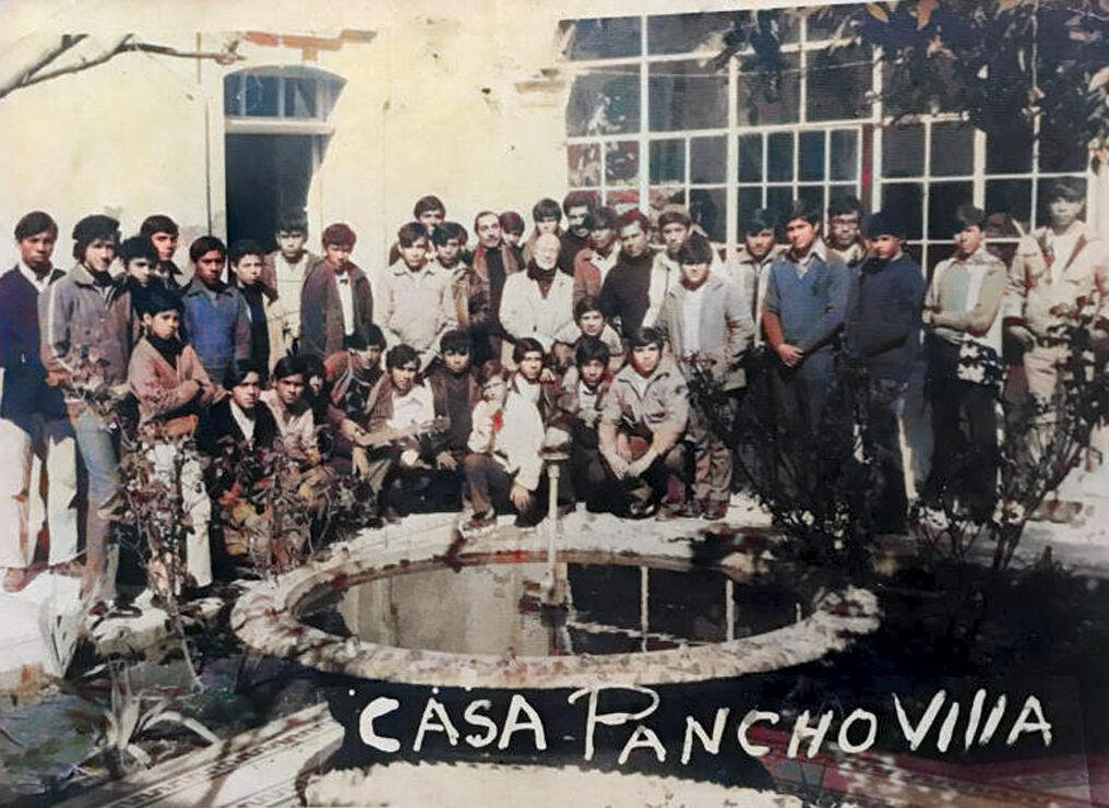 Viuda  Pancho Villa recibe a estudiantes, viaje a Chihuahua, Etic 79, Torreón, Cosh. 1973