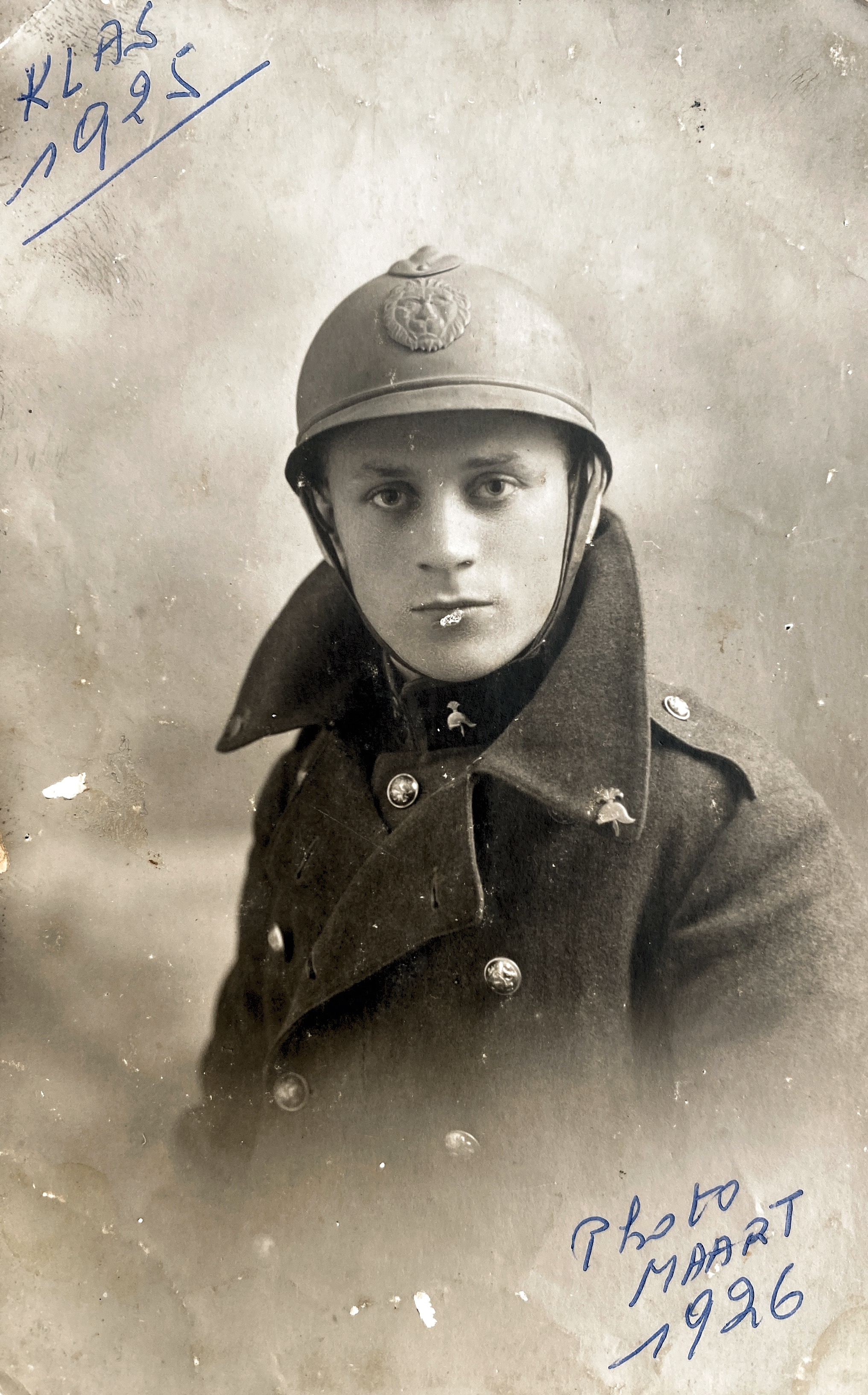 Leon Vanbesien soldaat klas 1925 - foto maart 1926