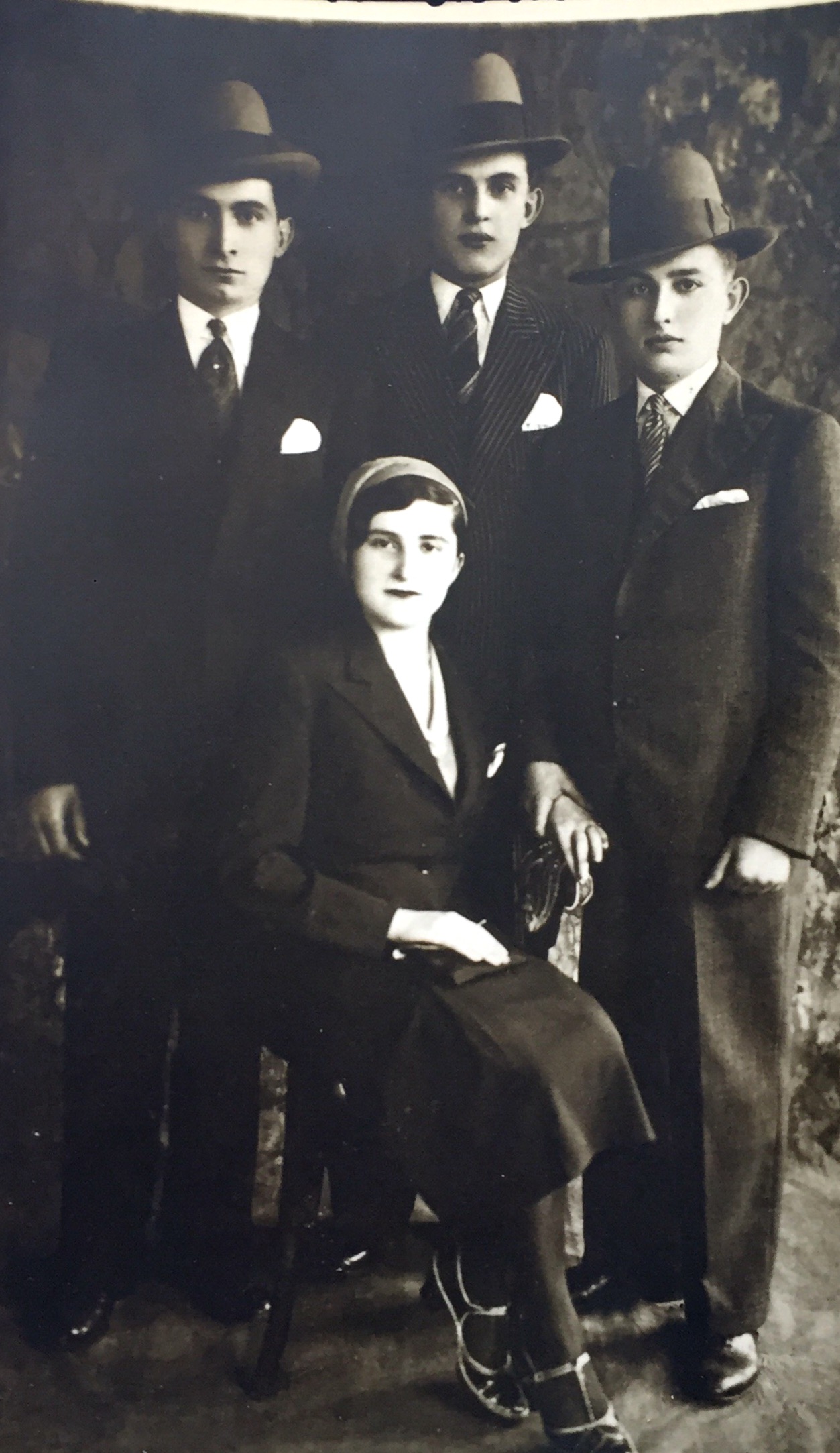 Los hermanos MAUER, circa 1930; 